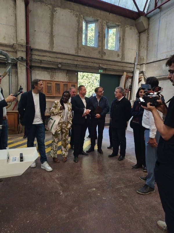 Photo publiée avec le message « Très riche visite du CFA BTP de Noisy-le-Grand avec Jean-Luc Mélenchon, Nadège Abomangoli et Aurélie Trouvé » (4 sur 4).
