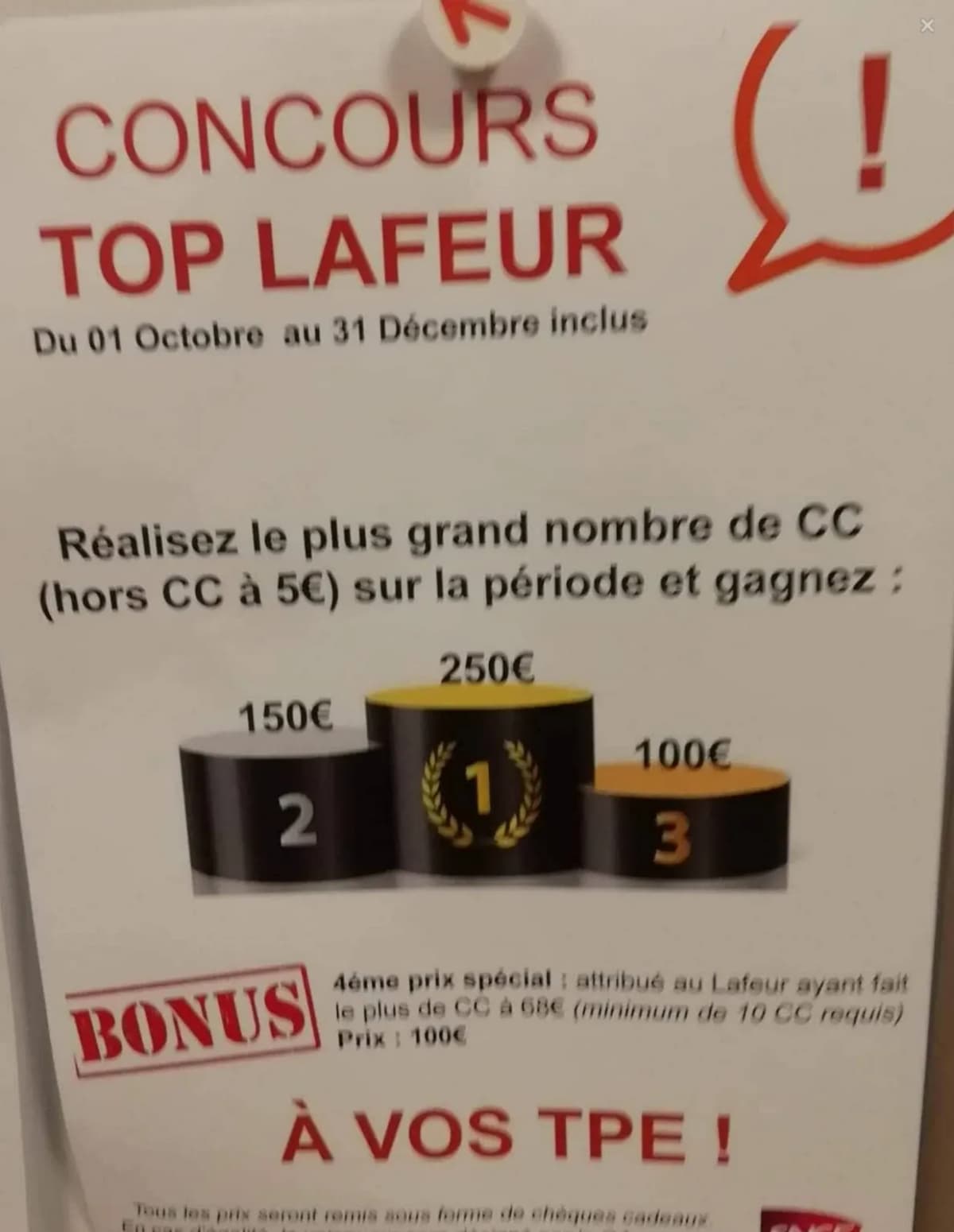 Photographie d'une affiche « Concours Top Lafeur » : un podium de prix à 250, 150 et 100 € et la mention « À vos TPE ! ».
